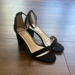 size 8 black 3 inch heels